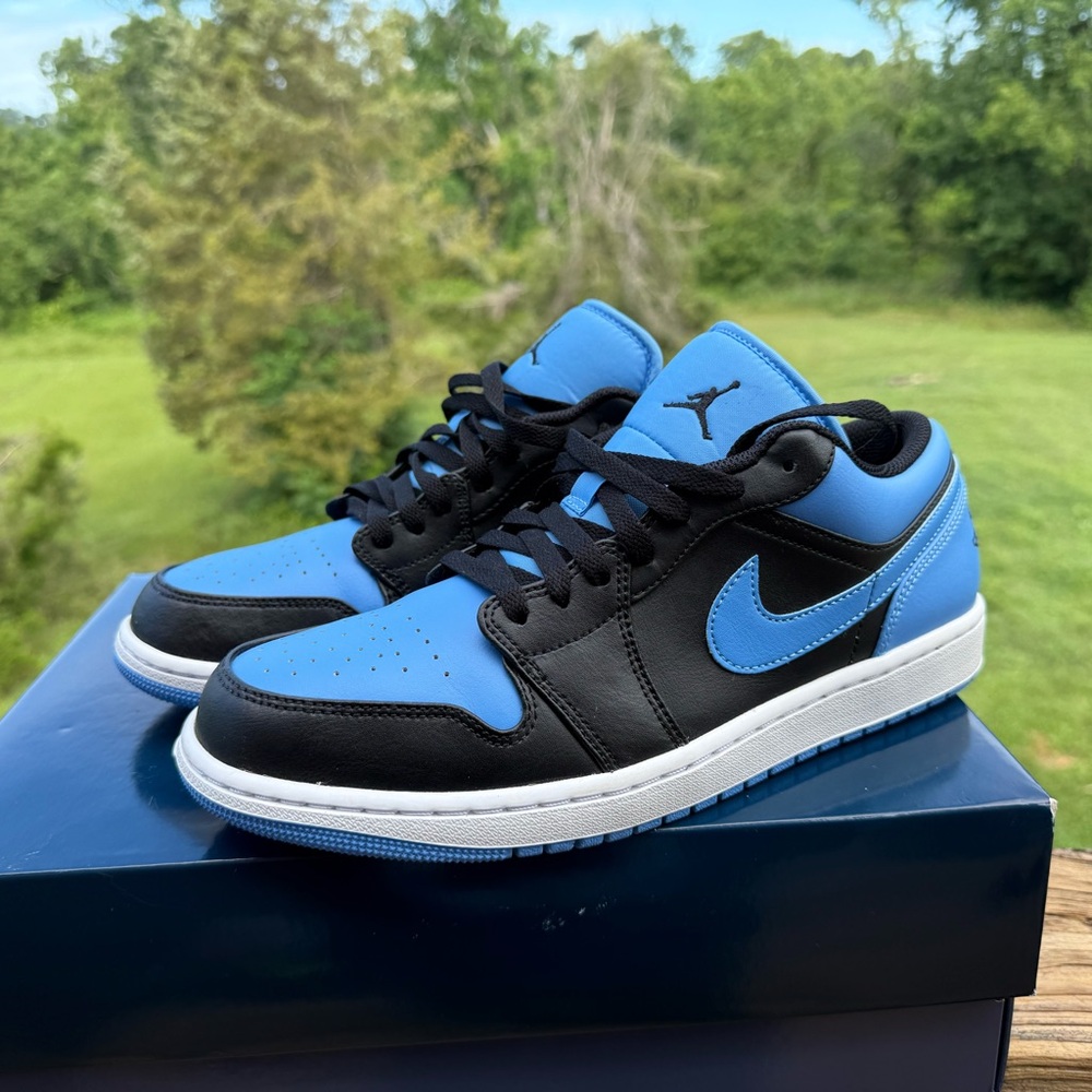 Air Jordan 1 Low University Blue